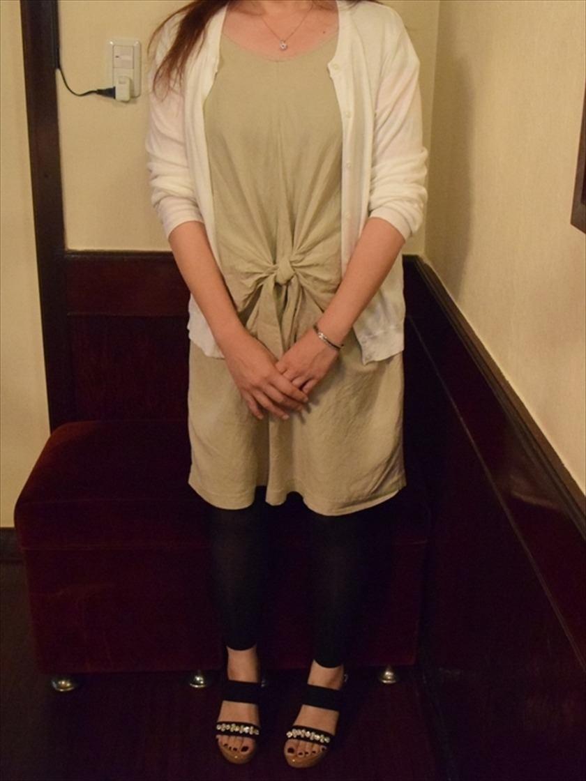 ブラウスでももちろんOK!私服例(3)